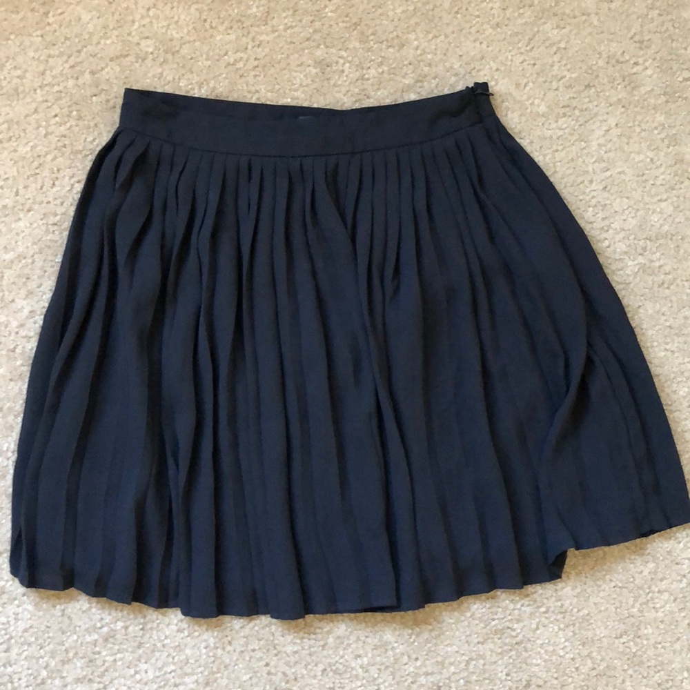 FOREVER21 BLACK PLEATED SKIRT WITH LINING SZ MED